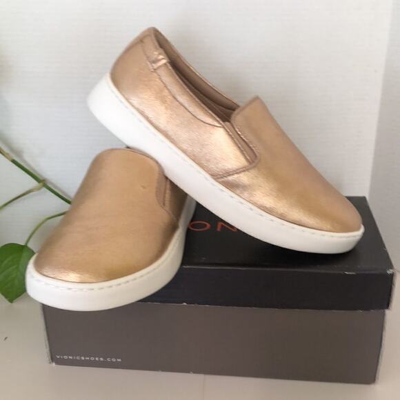 NIB Vionic  Size 7 Avery  Rose Gold Metallic Leather Slip On Comfort Shoes - Picture 1 of 5